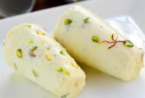 मलाई कुल्फी बनाने की विधि | How to make Malai Kulfi 3 मलाई कुल्फी बनाने की विधि | How to make Malai Kulfi 1